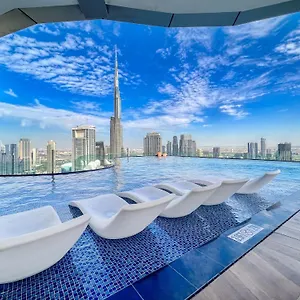 Infinity Pool & Burj Khalifa View L Luxe Paramount Apartment Dubai